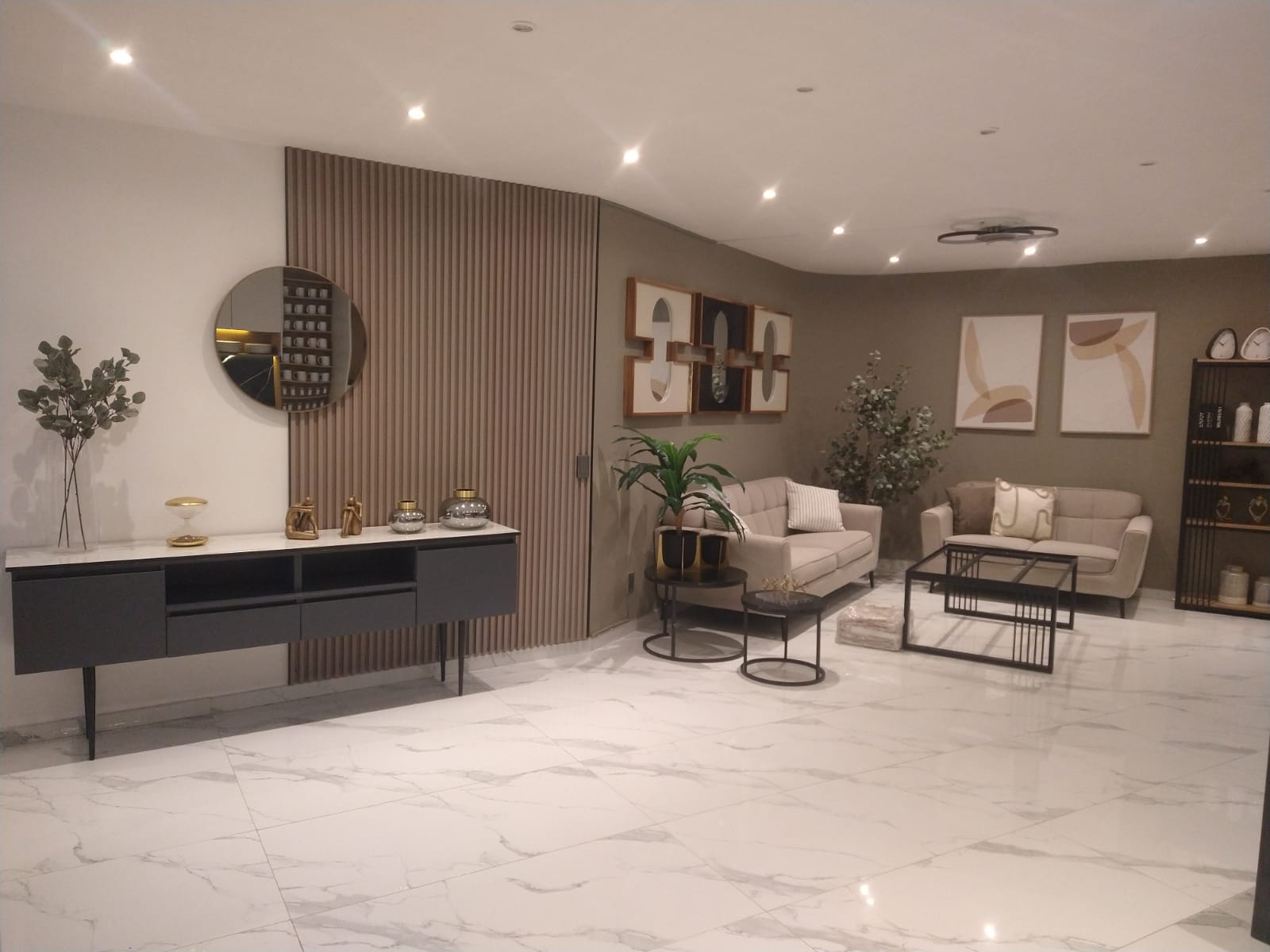 Gimnasio con equipo moderno